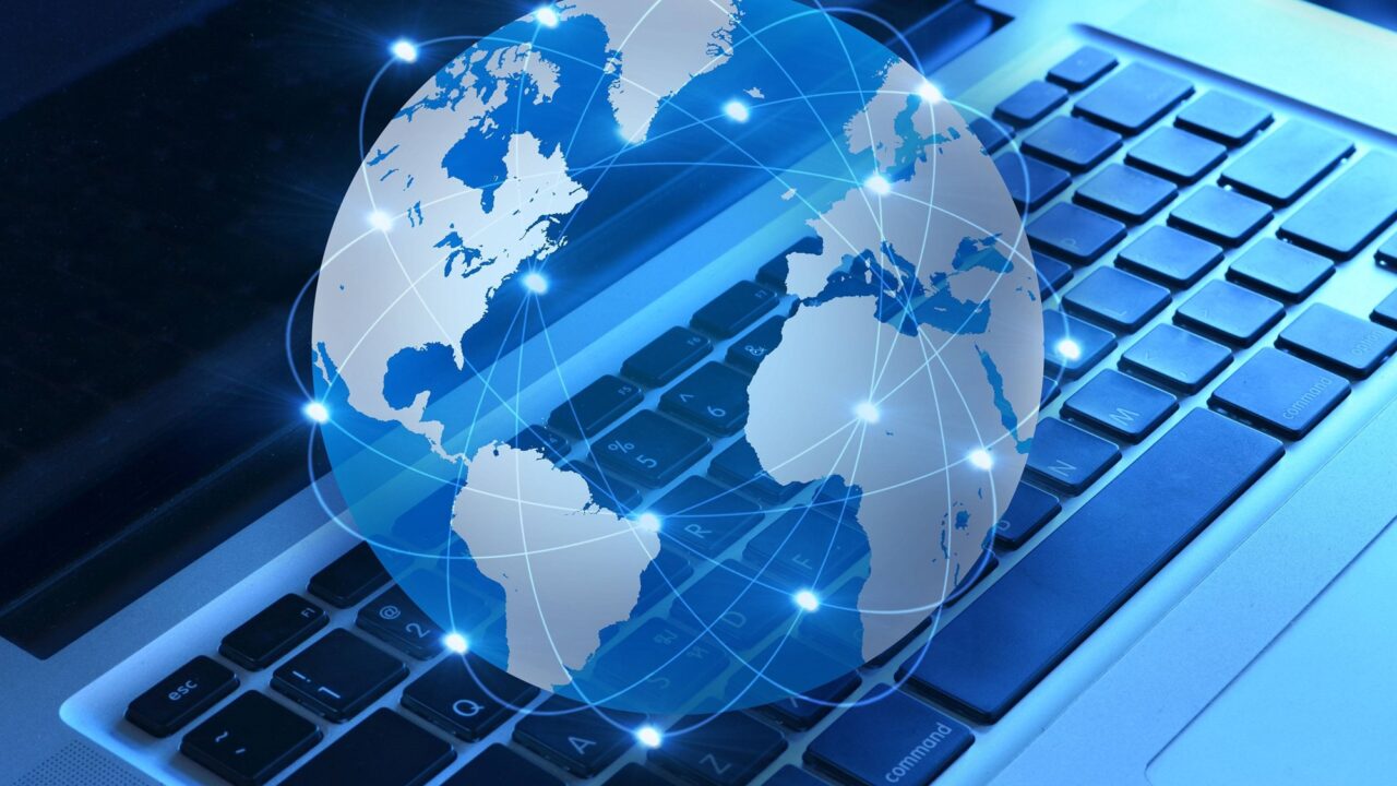 What Are 10 Advantages of the Internet?